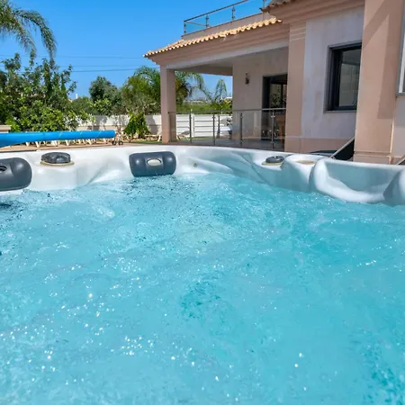 Ruana - 5 Bedrooms On Suite- Free Out Door Hot Jacuzzi - By Bedzy Villa Albufeira