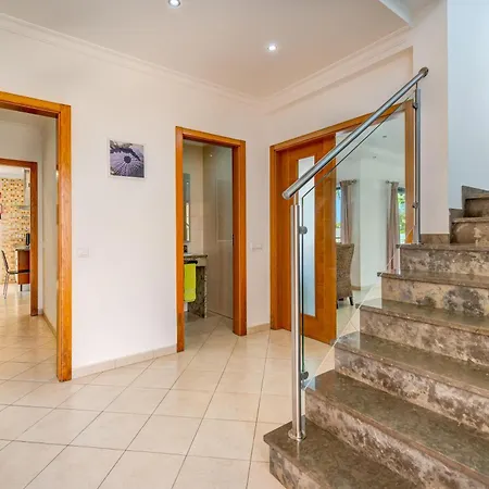 Ruana - 5 Bedrooms On Suite- Free Out Door Hot Jacuzzi - By Bedzy Villa Albufeira