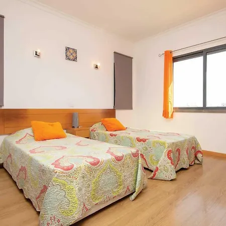 Villa Ruana - 5 Bedrooms On Suite- Free Out Door Hot Jacuzzi - By Bedzy