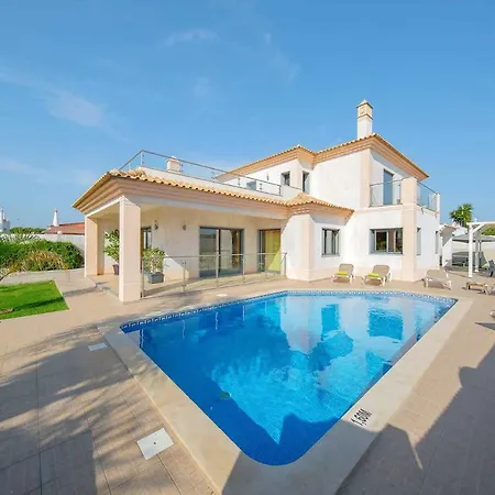 Ruana - 5 Bedrooms On Suite- Free Out Door Hot Jacuzzi - By Bedzy *