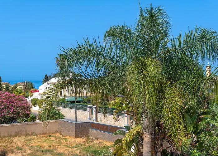 Ruana - 5 Bedrooms On Suite- Free Out Door Hot Jacuzzi - By Bedzy Villa Albufeira