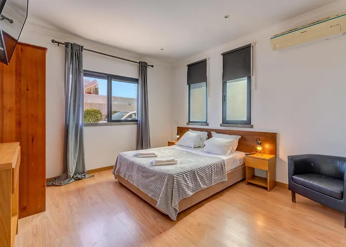 Villa Ruana - 5 Bedrooms On Suite- Free Out Door Hot Jacuzzi - By Bedzy Albufeira