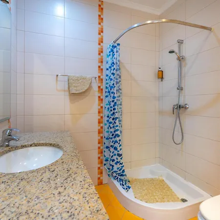 Ruana - 5 Bedrooms On Suite- Free Out Door Hot Jacuzzi - By Bedzy Vila Albufeira