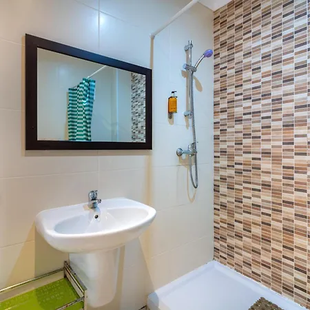 Ruana - 5 Bedrooms On Suite- Free Out Door Hot Jacuzzi - By Bedzy Albufeira