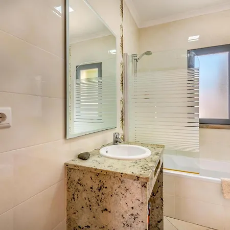 Ruana - 5 Bedrooms On Suite- Free Out Door Hot Jacuzzi - By Bedzy Vila Albufeira