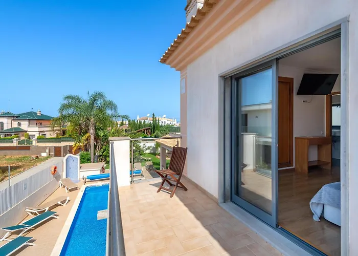 Villa Ruana - 5 Bedrooms On Suite- Free Out Door Hot Jacuzzi - By Bedzy Albufeira